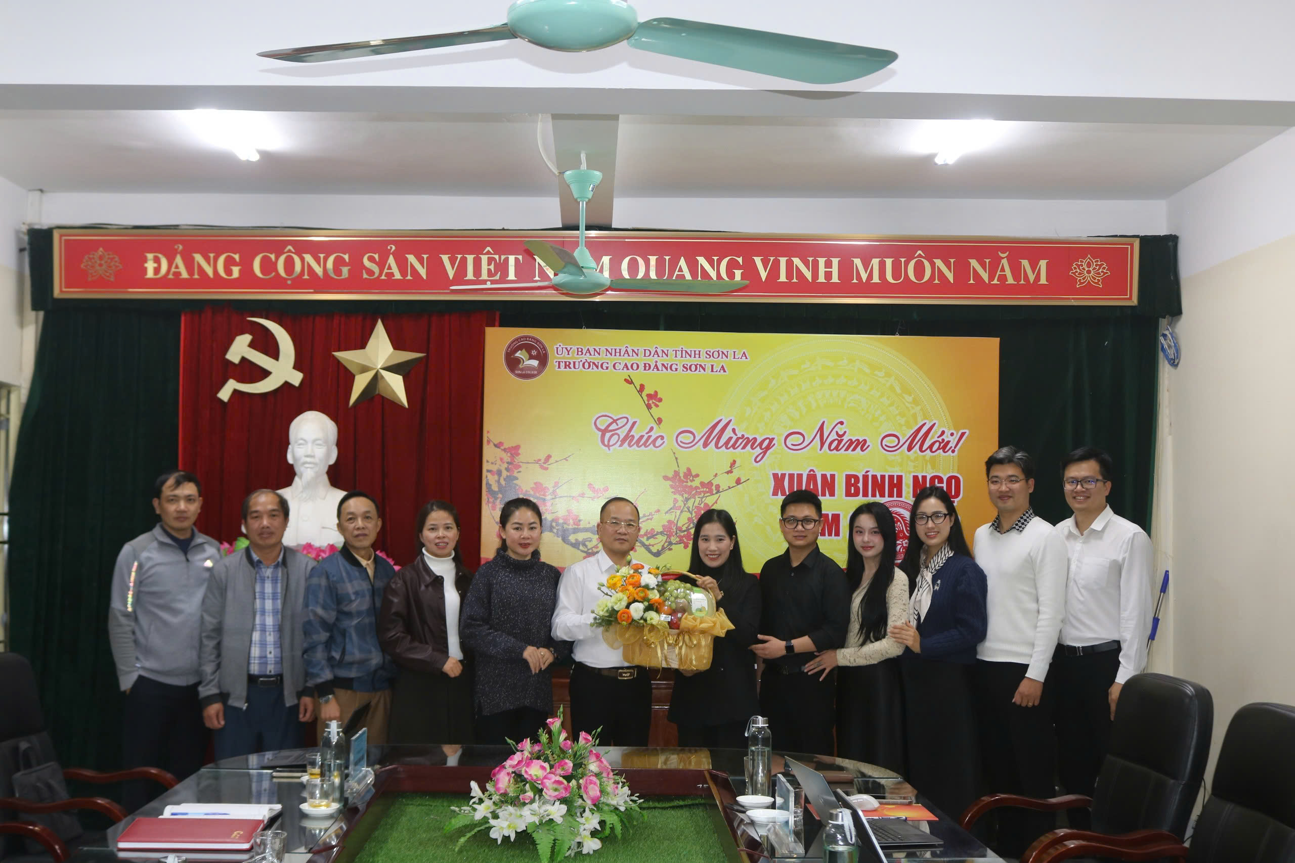 Trường Cao đẳng Sơn La làm việc với Công ty Cáp treo Fansipan, đẩy mạnh hợp tác đào tạo gắn với thực tiễn 