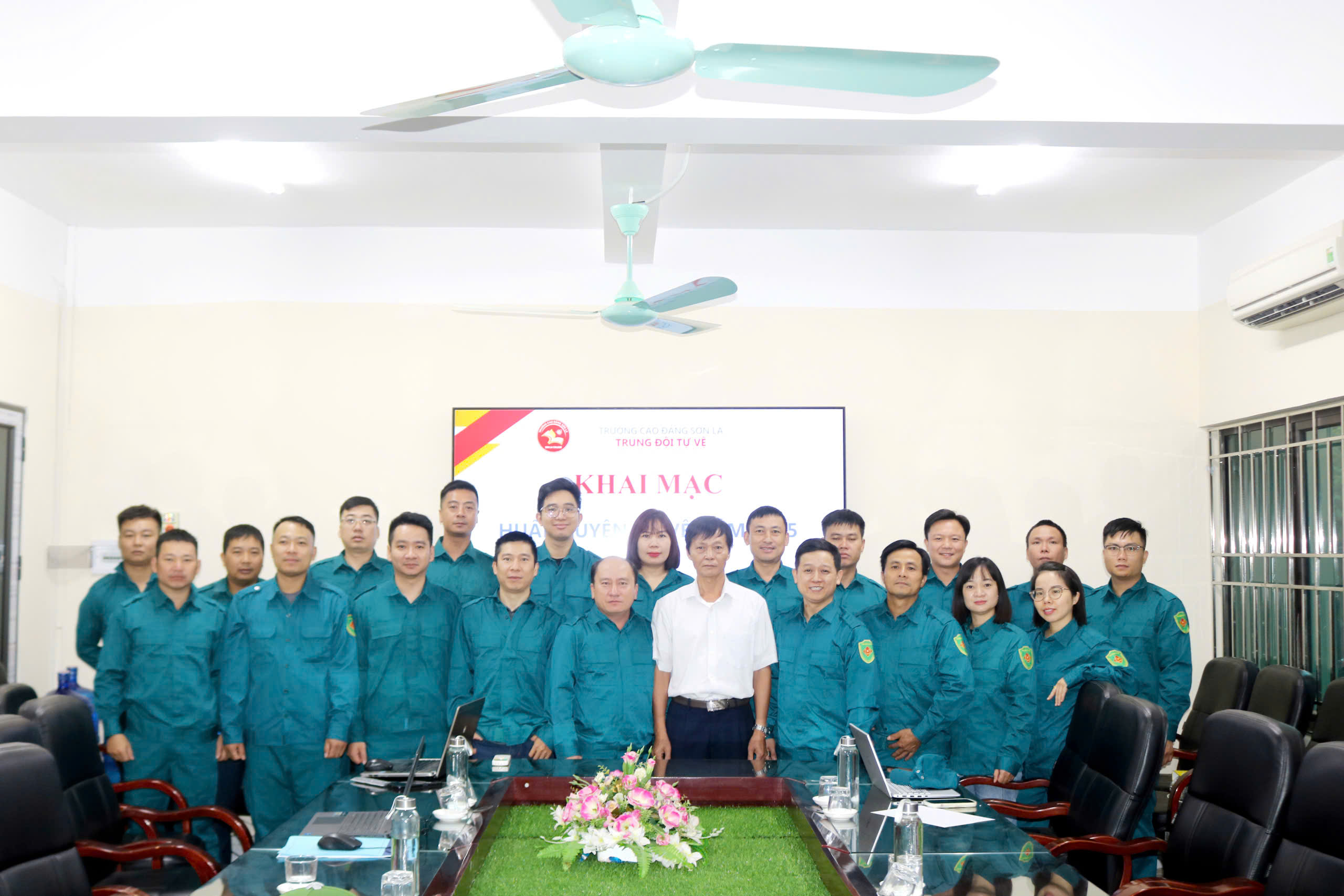 Trường Cao đẳng Sơn La khai mạc Huấn luyện Tự vệ năm 2025