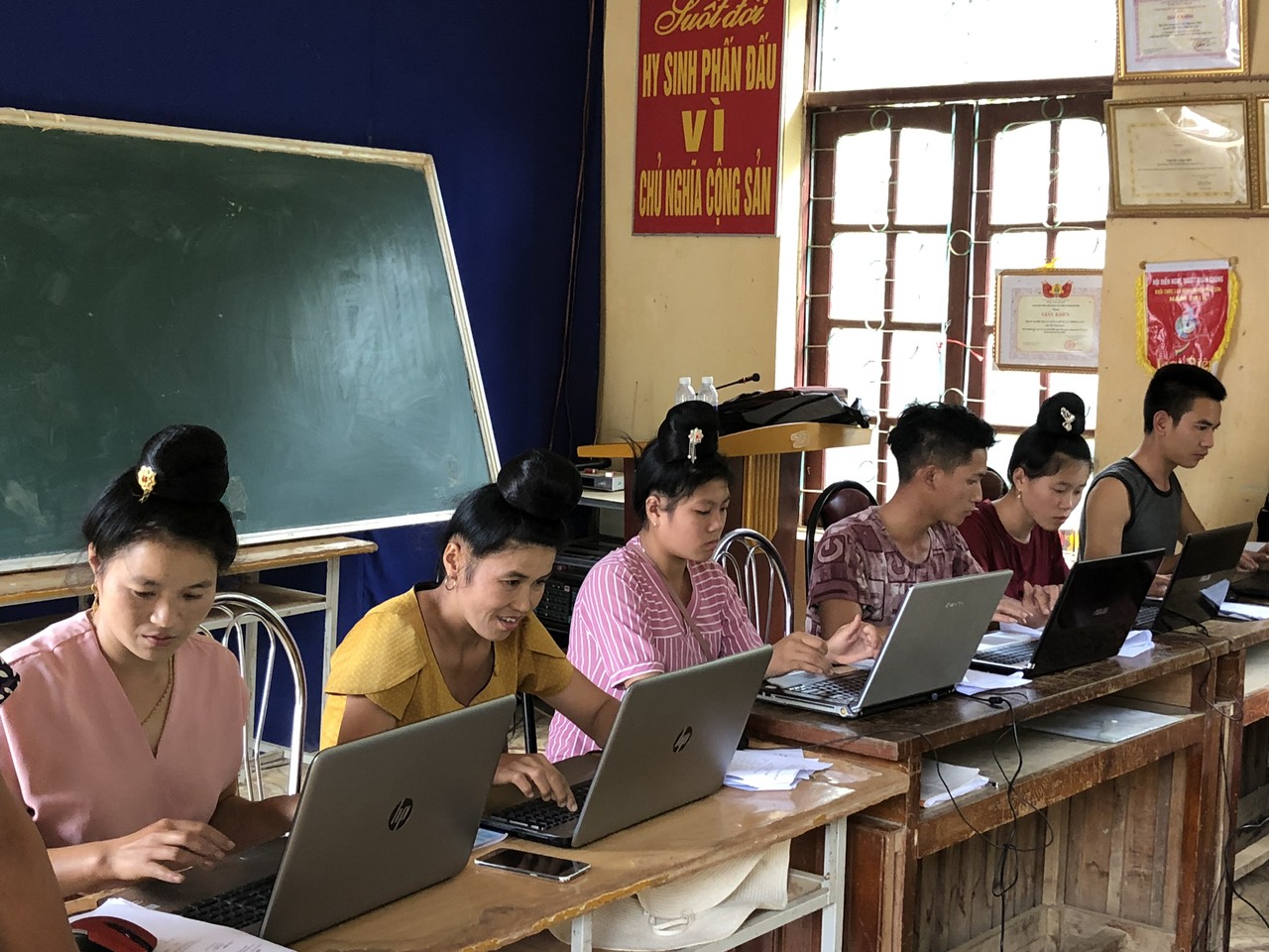 Bà cong dùng mt1