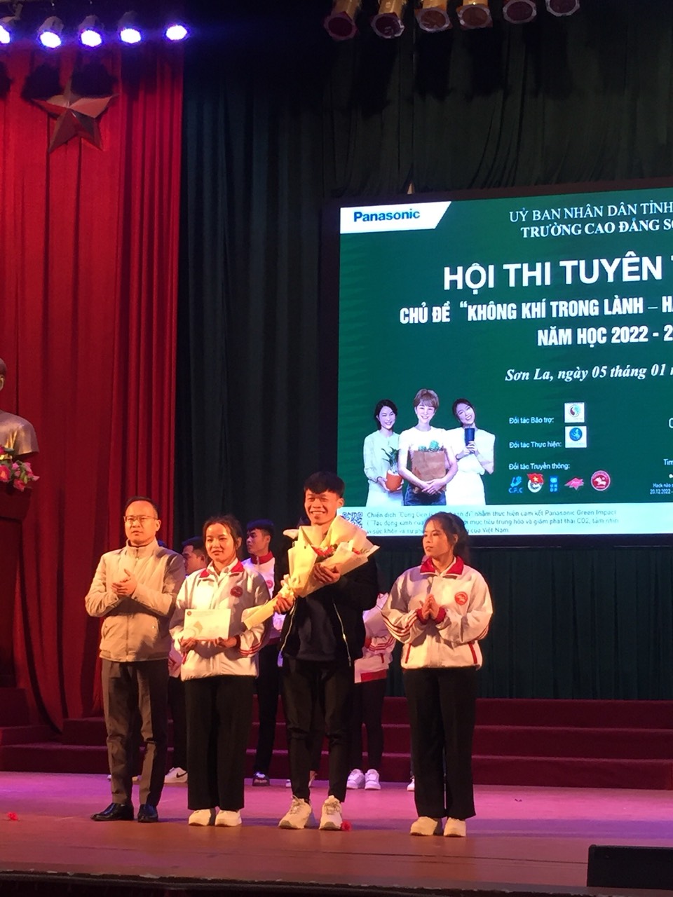 thầy THẮNG trao giải nhì